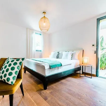 Private Mas Du Moulin - 5 Bedrooms With Private Chef Villa